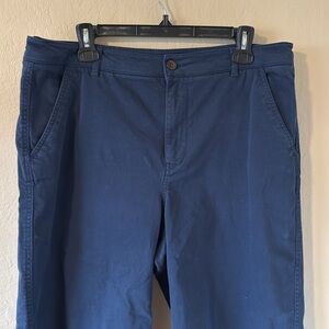 LL Bean Women’s Wide Leg pants stretch twill color navy size 14